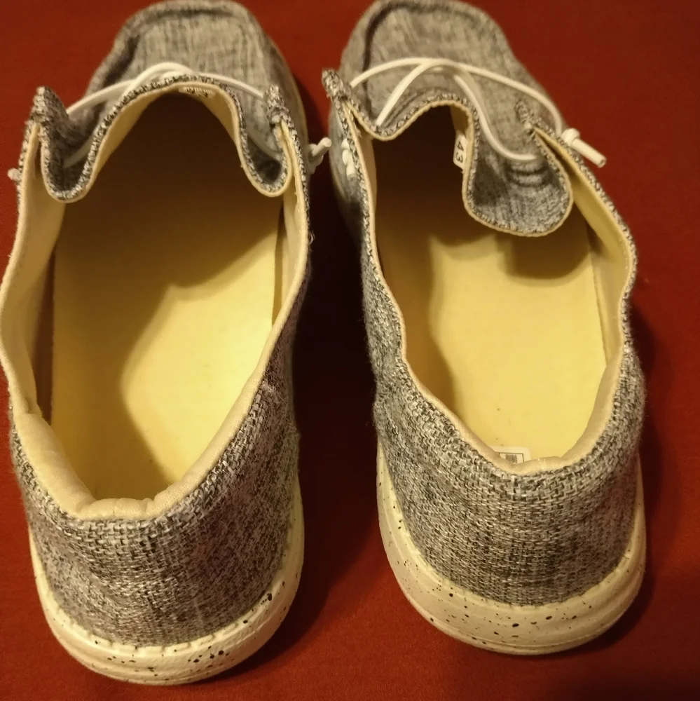 Shoes - Picture 4 of 6